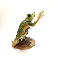 Leaping Tree Frog Trinket Box with Matching Necklace - Image 3