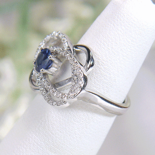 18k White Gold Oval Sapphire and Diamond Ring