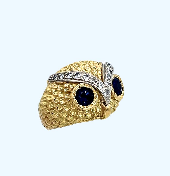 18k Yellow Gold Owl Ring with Diamonds & Sapphire Eyes