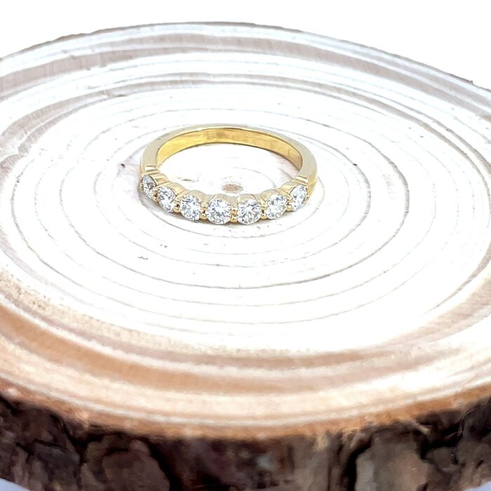 18k Yellow Gold Diamond Band - Image 3