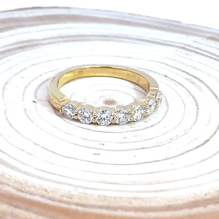 18k Yellow Gold Diamond Band